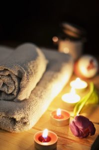 love-romantic-bath-candlelight-large